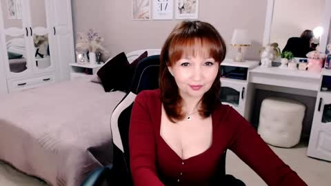AdeleMoran online show from May 29, 7:45 pm