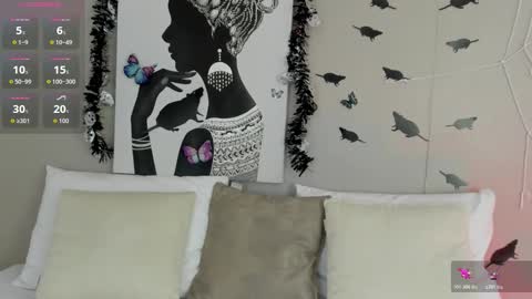 Adele Smithh online show from October 31, 11:55 am