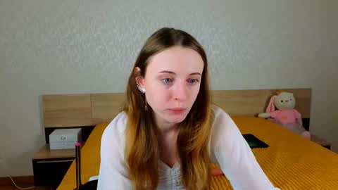 Snapshot of adelina_cowell chatting on February 7, 9:24 am Adelina online show from February 7, 9:24 am