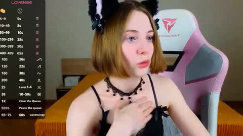 Snapshot of adelina_cowell chatting on February 15, 9:30 am Adelina online show from February 15, 9:30 am