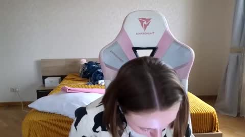 Snapshot of adelina_cowell chatting on February 23, 6:55 am Adelina online show from February 23, 6:55 am