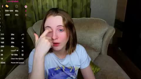 Snapshot of adelina_cowell chatting on June 17, 1:56 pm Adelina online show from June 17, 1:56 pm