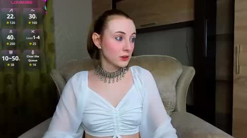 Snapshot of adelina_cowell chatting on July 3, 2:01 pm Adelina online show from July 3, 2:01 pm