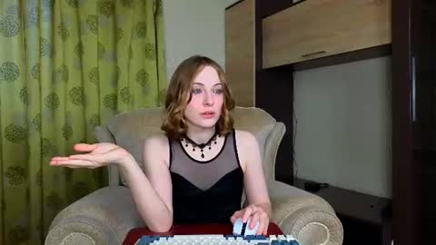 Snapshot of adelina_cowell chatting on July 6, 3:03 pm Adelina online show from July 6, 3:03 pm