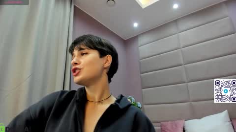 Adeline Perle online show from October 12, 1:04 am