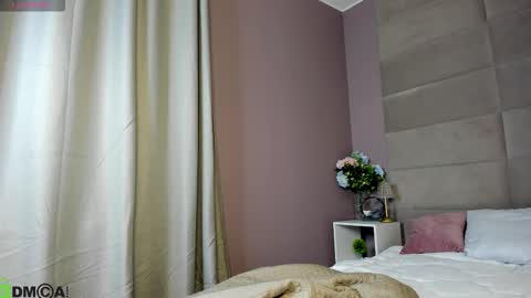 Adeline Perle online show from October 14, 1:06 am