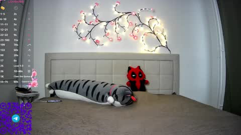 Anna online show from April 26, 2:59 pm