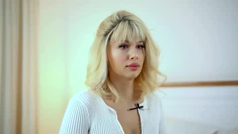 Snapshot of adelineking chatting on January 8, 2:03 am Ade online show from January 8, 2:03 am