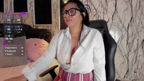 adelinemoretti online show from March 12, 4:46 pm