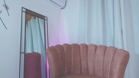 Snapshot of adelyn_x chatting on March 2, 12:32 pm instragram adelyn 111 online show from March 2, 12:32 pm