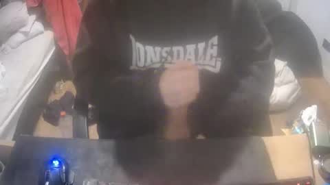 Snapshot of adertitsoff69 chatting on March 23, 3:21 am adertitsoff69 online show from March 23, 3:21 am