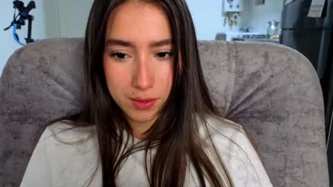Snapshot of adhara_kitten chatting on June 9, 2:06 pm Adhara online show from June 9, 2:06 pm