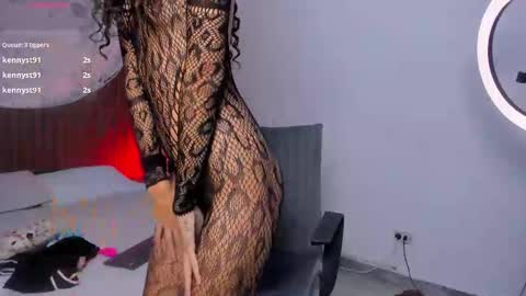 Snapshot of adharacruzz_ chatting on April 24, 9:06 pm Adhara online show from April 24, 9:06 pm