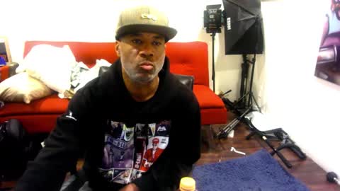 Snapshot of adick_ting chatting on February 12, 9:15 am adick_ting online show from February 12, 9:15 am