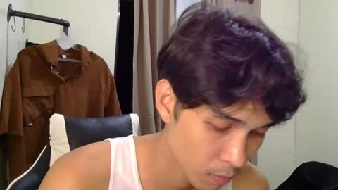 Snapshot of adios_amigo chatting on June 21, 1:57 pm Amigo online show from June 21, 1:57 pm