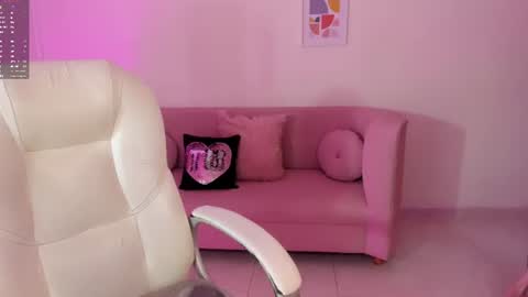 adison_reyes online show from June 26, 11:58 am