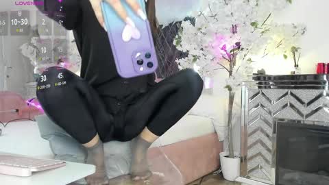 Adona online show from April 8, 6:02 am