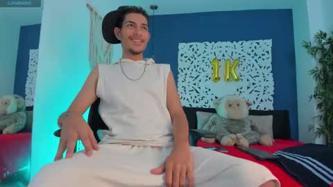 adonis_wb online show from November 12, 8:52 pm