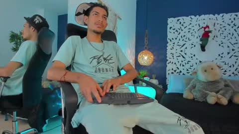 adonis_wb online show from November 19, 2:11 am