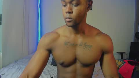 Snapshot of adonisknigh chatting on October 13, 10:32 pm Adonis Knight online show from October 13, 10:32 pm