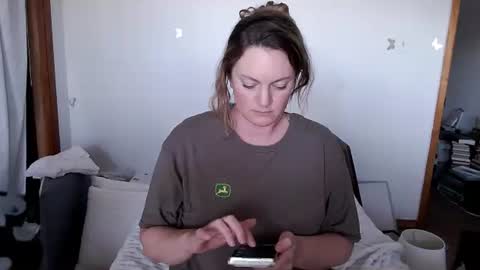 Snapshot of adorable22 chatting on November 5, 10:10 pm adorable22 online show from November 5, 10:10 pm