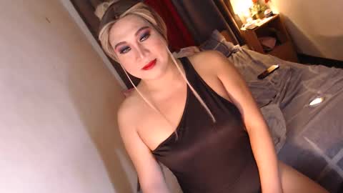 MsKim  online show from March 19, 3:21 am