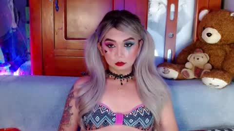Snapshot of adorableslutxxx chatting on December 4, 3:43 pm jasmine online show from December 4, 3:43 pm