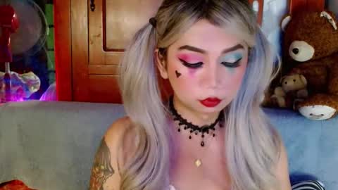Snapshot of adorableslutxxx chatting on December 6, 3:55 pm jasmine online show from December 6, 3:55 pm