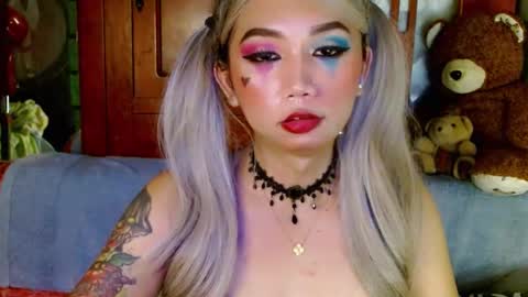 Snapshot of adorableslutxxx chatting on December 10, 2:27 am jasmine online show from December 10, 2:27 am