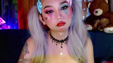 Snapshot of adorableslutxxx chatting on January 4, 8:16 pm jasmine online show from January 4, 8:16 pm