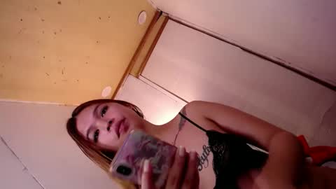 Snapshot of adorabletsforyouxx chatting on December 22, 2:27 pm adorabletsforyouxx online show from December 22, 2:27 pm