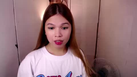 Snapshot of adorabletsforyouxx chatting on February 24, 9:31 pm adorabletsforyouxx online show from February 24, 9:31 pm
