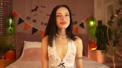 adoracortes online show from October 27, 5:00 am