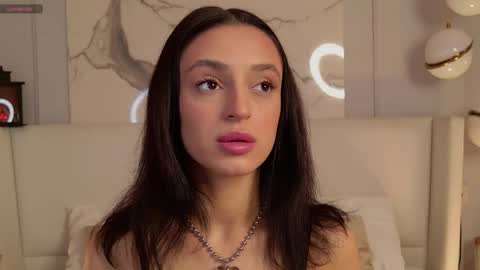 adoracortes online show from December 4, 5:06 am