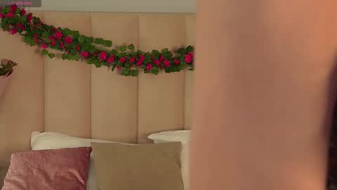 adoracortes online show from February 27, 5:07 am