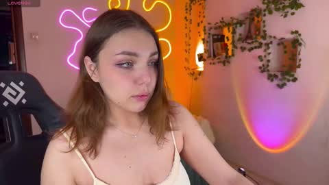 Snapshot of adrean_sofi chatting on October 12, 1:32 pm adrean_sofi online show from October 12, 1:32 pm