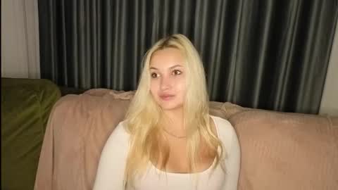 Snapshot of adrelaxina chatting on September 22, 10:56 pm Adrelaxina online show from September 22, 10:56 pm