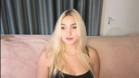 Snapshot of adrelaxina chatting on October 5, 10:07 pm Adrelaxina online show from October 5, 10:07 pm