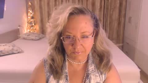 Snapshot of adrena_ chatting on July 2, 2:00 am Cryna online show from July 2, 2:00 am