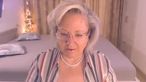 Snapshot of adrena_ chatting on July 11, 10:29 am Cryna online show from July 11, 10:29 am