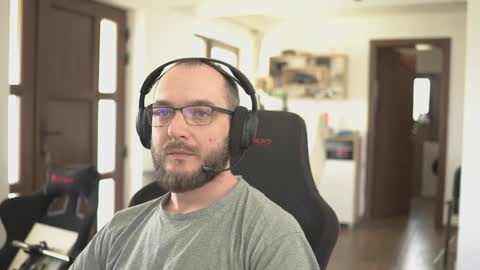 W36 online show from April 8, 9:42 am