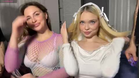 Snapshot of adrenaline_lush chatting on February 15, 11:23 pm Dorothy Mayfield online show from February 15, 11:23 pm