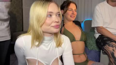 Snapshot of adrenaline_lush chatting on March 2, 12:34 pm Dorothy Mayfield online show from March 2, 12:34 pm