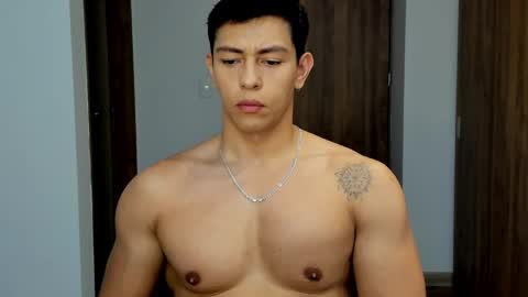 Snapshot of adrian_del_mar chatting on April 28, 6:13 pm Adrian del Mar online show from April 28, 6:13 pm