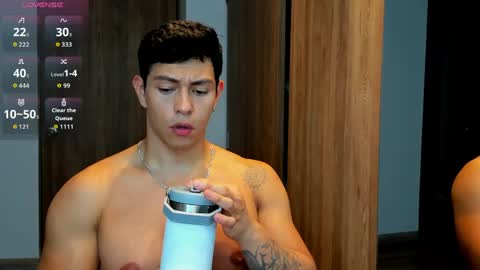 Snapshot of adrian_del_mar chatting on May 1, 3:11 am Adrian del Mar online show from May 1, 3:11 am