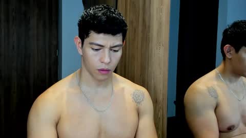 Snapshot of adrian_del_mar chatting on May 2, 4:45 pm Adrian del Mar online show from May 2, 4:45 pm