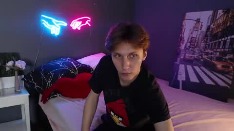 Snapshot of adrian_di chatting on December 6, 7:34 pm Adrian online show from December 6, 7:34 pm