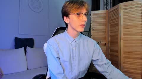 Snapshot of adrian_di chatting on December 9, 4:15 pm Adrian online show from December 9, 4:15 pm