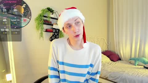 Snapshot of adrian_di chatting on December 24, 7:22 pm Adrian online show from December 24, 7:22 pm