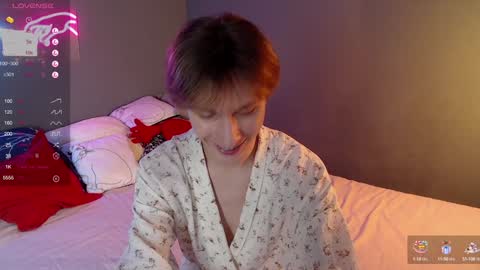 Snapshot of adrian_di chatting on January 13, 2:11 pm Adrian online show from January 13, 2:11 pm